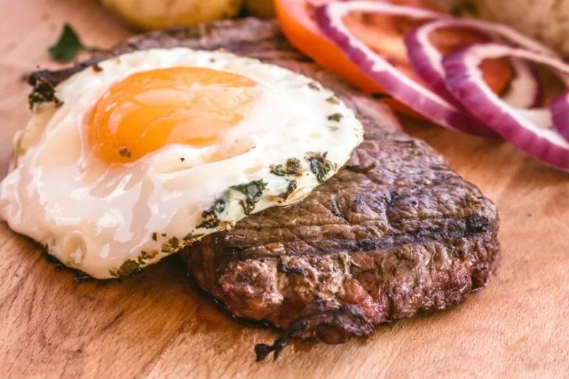 Bife a Cavalo